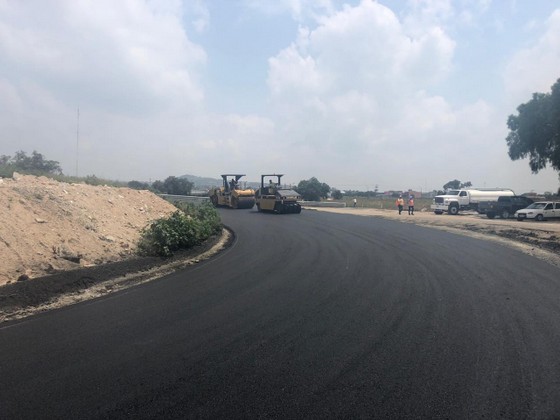 Compactación de la carpeta con vibrocompactador tándem